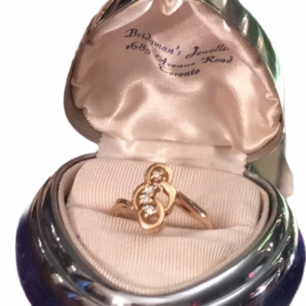 14k Gold Diamond Infinity ring - Picture 3 of 7